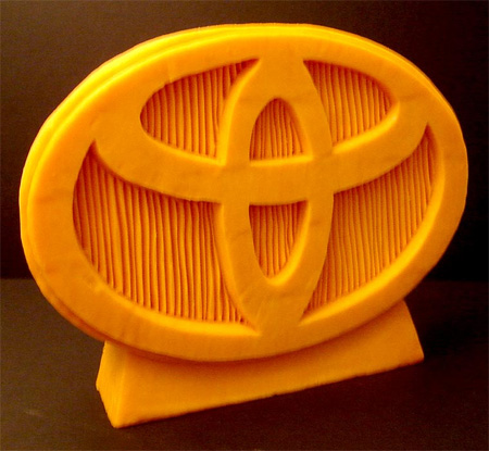 Логотип тойота сырный